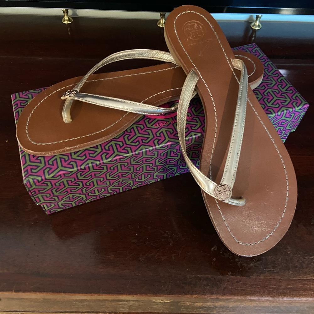 Tory Burch Classic Flip-Flop in Rose Gold 9.5